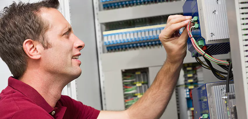 Offshore and Petroleum Facility Electrician in Delaware